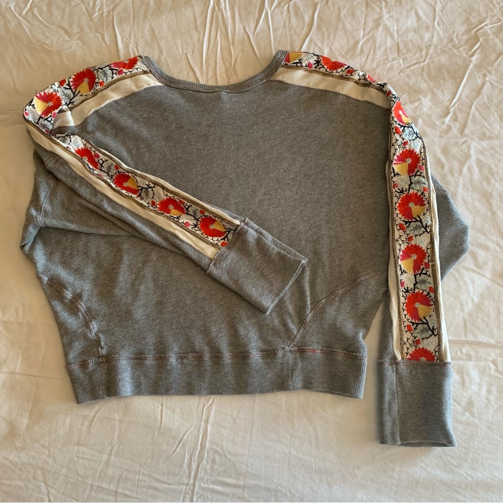 We The Free Heather Gray Crewneck Sweatshirt with Embroidery